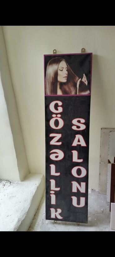 Gözəllik salonu üçün nəzərdə tutulmuş bu reklam banneri, potensial