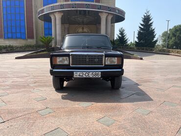 ваза напольная стеклянная высокая без узора: VAZ (LADA) 2107: 1.6 l | 1999 il 27200 km Sedan