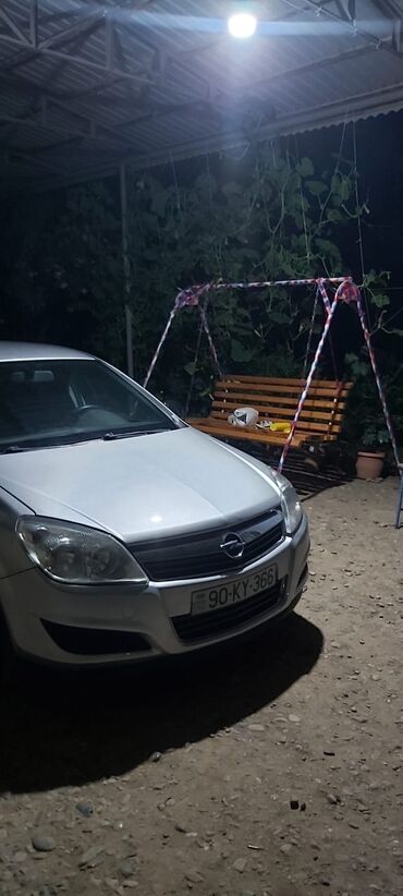 06 satisi: Opel Astra: 1.3 l | 2008 il | 3360 km Hetçbek