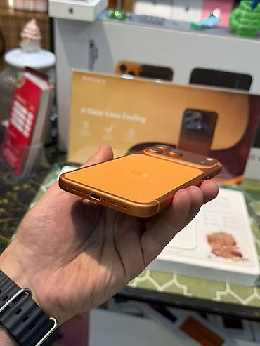 Apple iPhone: IPhone 17 Pro Max — 7