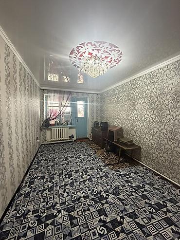 квартира ош юго восток: 3 комнаты, 52 м², Хрущевка, 2 этаж, Косметический ремонт — 1