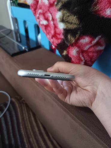 iphone 11 dubayski: IPhone 11, 128 GB, White Titanium, Simsiz şarj, Face ID — 4