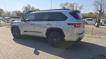 секуа: Toyota Sequoia: 2024 г., 3.5 л, Гибрид, Внедорожник — 2