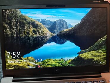 Dell: Intel Core i7, 8 GB OZU, 14 " — 7