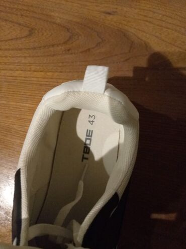 туфли новая не одевала не разу: Rusiya istehsalı,"Твоё" бренди.43 razmer!