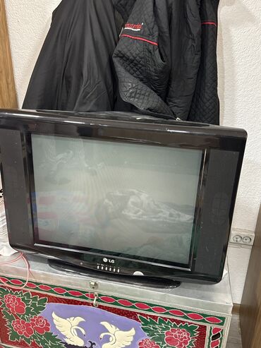 Телевизоры: Рабочий телевизор LG
без пульта 
цена:1500с