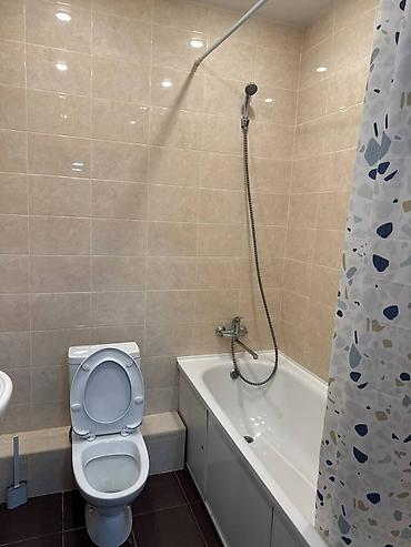 восток 5 продаю квартиру: 1 комната, Восток-5 мкр Собственник, Без подселения, от 1 года, С мебелью полностью — 8