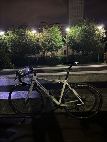 28 velosiped: İşlənmiş Şose velosipedi 28", Pulsuz çatdırılma, Ödənişli çatdırılma, Ünvandan götürmə