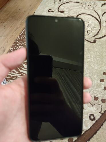 sensor telefon: Smartfon - Tam ekranlı, nazik çərçivəli ön panel - Ekranın yuxarı