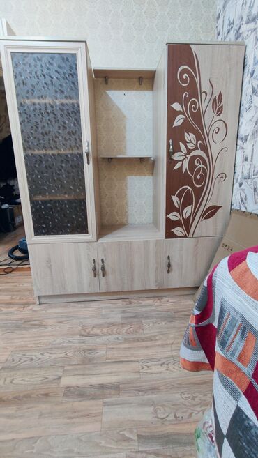 мебель деревянная: Продаю мебель новую горку для посуды, из качественного ламината с
