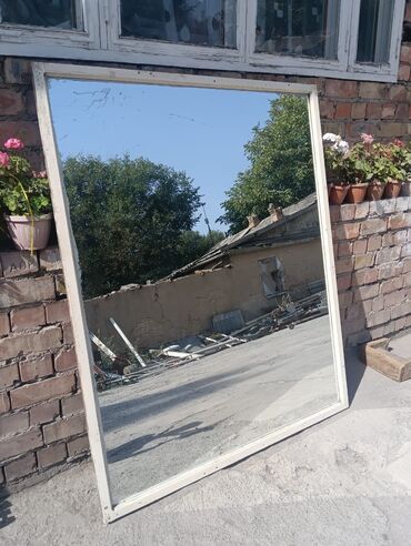 жайнамаз фото для начинающих: Большое настенное зеркало в прямоугольной раме. Характеристики: -