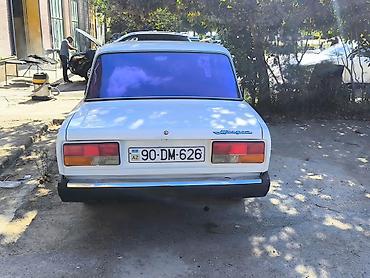 arxa patpres: Model: Lada 2107 (VAZ 2107) Kuzov: sedan, 4 qapı Rəng: ağ İli 2008 — 3