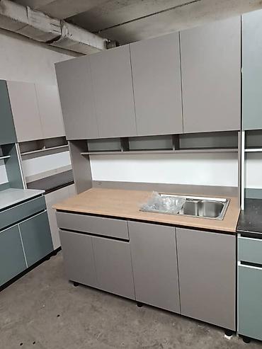 silver kitchen: Кухонный гарнитур в современном минималистичном стиле. - — 1