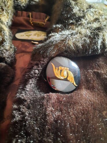 Krzneni kaputi: Bunda od vestackog krzna XL Prodajem vrlo atraktivnu dugacku bundu od — 12