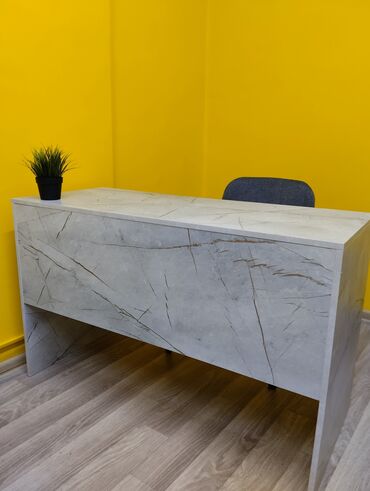 стол для пинпонга: Офисный Стол, цвет - Серый, Б/у
