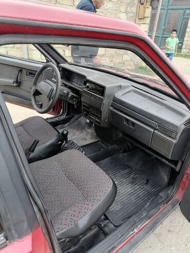 Digər Avtomobillər: Masin satilir qiymeti 3500.Bu nomreye yazin masin haqda sualiniz olsa — 4