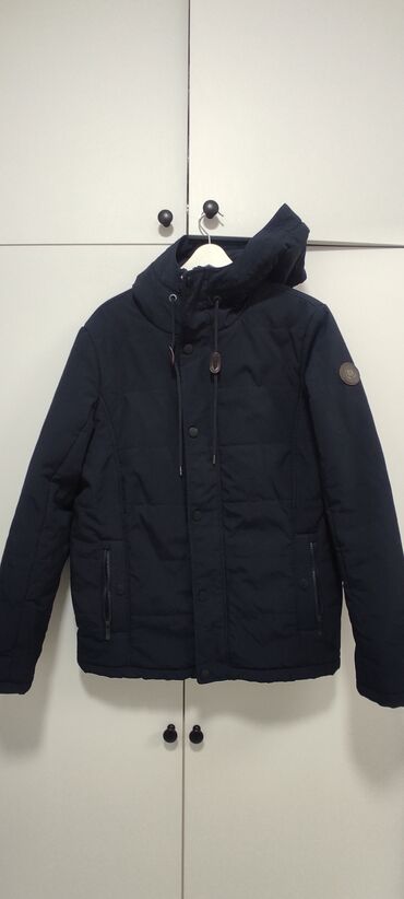 продам мужскую зимнюю куртку: Куртка S (EU 36), цвет - Синий