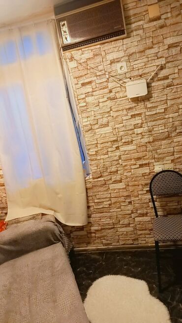 Dolablar: Açılan, 4 qapılı Düz dolab, Dolab-asılqan — 4