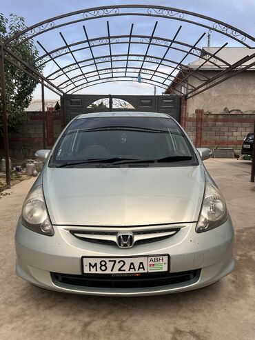 аренда автомобиля хонда степ: Honda Fit: 2006 г., 1.3 л, Вариатор, Бензин, Хетчбек