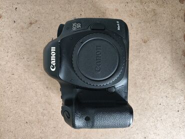 беззеркальный фотоаппарат: Canon 5d mark 3 body состояние отличное пробег 50тыс