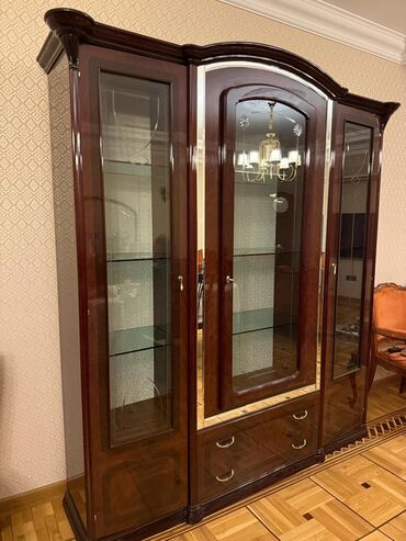 Qonaq otağı dəstləri: İşlənmiş, İtaliya — 10