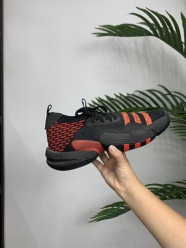 Мужская обувь: Кроссовки баскетбольные Adidas (серия с подошвой Lightstrike) - — 9