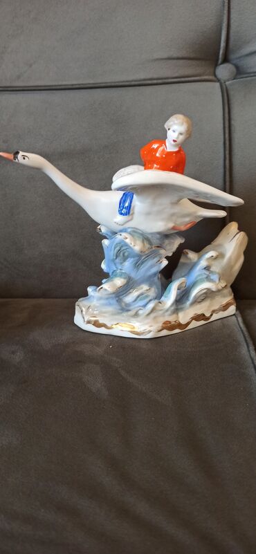 Digər dəstlər və servizlər: Məişət və dekor üçün kolleksiya keramik/porşelen əşyalar dəsti — 8