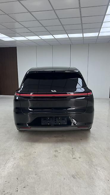 Lixiang: Lixiang L6: 2025 г., 1.5 л, Автомат, Электромобиль, Кроссовер — 5