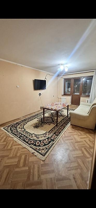 квартира 11мкр: 2 комнаты, 11 мкр Только девушкам — 1