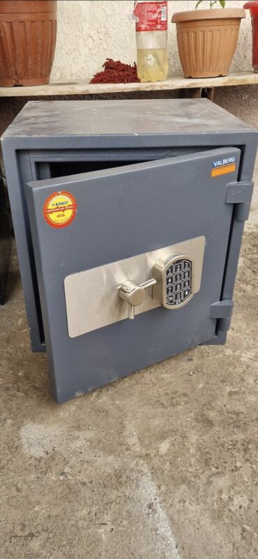 Сейфы для денег и документов: СЕЙФЫ. !!! Огнестойкий взломостойкий, цена: договорная. У нас — 2