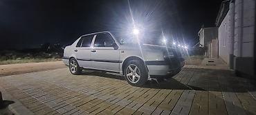 sm x: Volkswagen Vento: 1993 г., 1.8 л, Механика, Бензин — 8