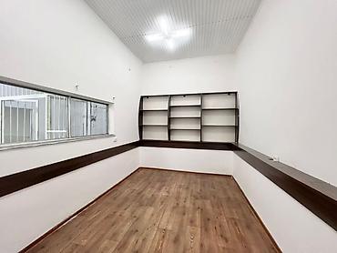 Продажа помещений свободного назначения: Срочная продажа коммерческого помещения в центре (Ахунбаева / Абая — 11