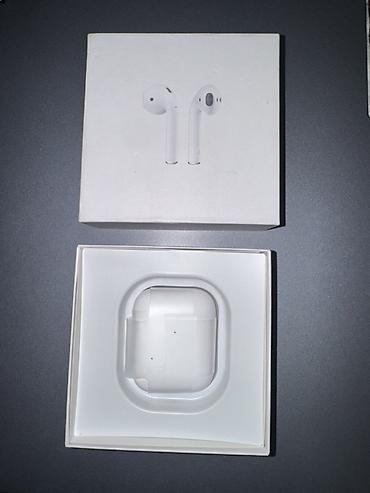 Məhsul: Simsiz qulaqlıq (şarj qutusu ilə) Xüsusiyyətlər: - Bluetooth