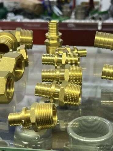 купить переходник для газового баллона: Күчтүү шлангка өтүүчү адаптер, Материалы: Металл