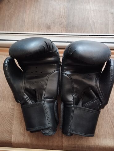 Спортивная форма: Боксерские перчатки размер 12-0Z