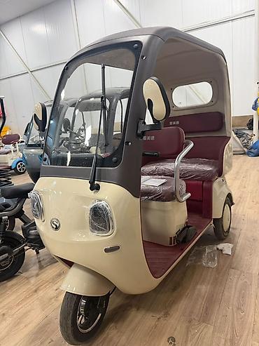 Microcar: Microcar : 2025 г., Электромобиль — 13