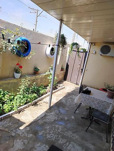 Həyət evləri və villaların satışı: Satılır: Həyətyanı sahəsi olan kiçik fərdi ev - Plan: girişdə örtülü — 1