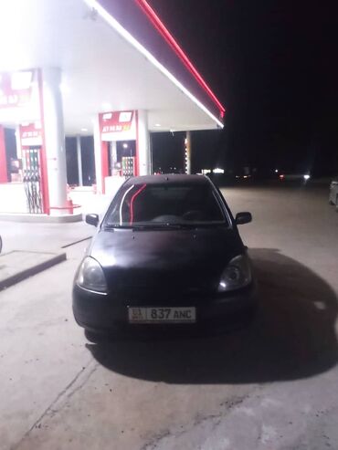 Toyota: Toyota Yaris: 2000 г., 1 л, Механика, Бензин, Купе