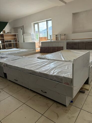 Односпальные кровати: Односпальные кровати — 11