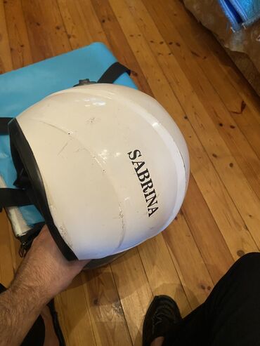 Kuryer çantaları: - Wolt çatdırılma çantası - Sabrina kask yaxşı vəziyyətdə - 1ədəd led — 8