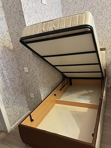 yataq doşəyi: Tək nəfərlik qaldırılan bazalı çarpayı və döşək dəsti - Ölçü: təxmini — 4
