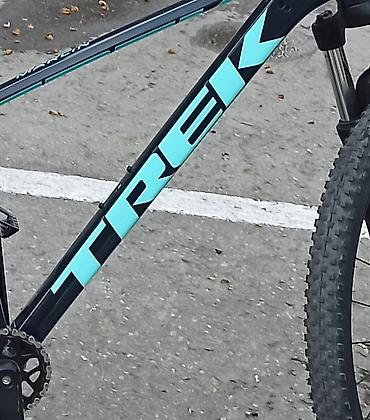 24 velosiped: Trek Marlin 6 seriyalı dağ velosipedi - Gavalı-mavi rəngli alüminium — 1