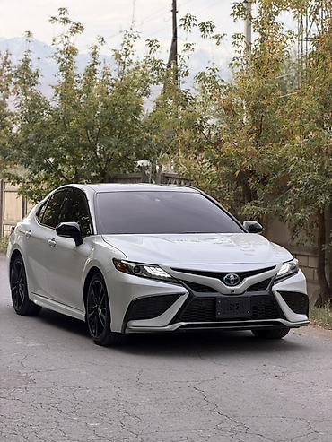 Toyota: Toyota Camry: 2023 г., 2.5 л, Автомат, Гибрид, Седан — 1