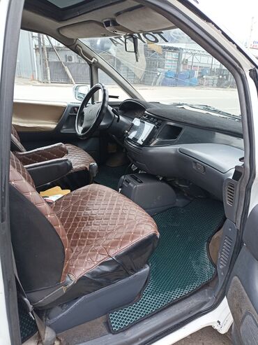 Toyota: Toyota Previa: 1993 г., 2.4 л, Механика, Бензин, Минивэн — 9