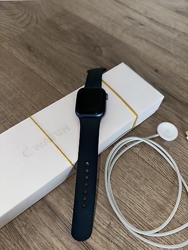 зарядка для эпл вотч 7: Apple Watch (алюминий) с темно‑синим спортивным ремешком. Always-on — 2