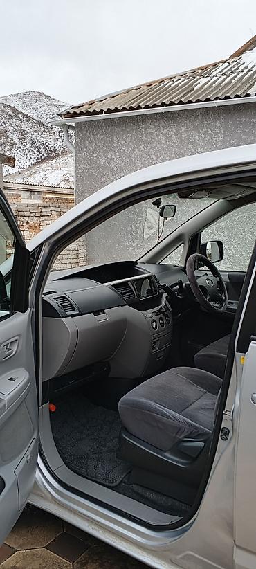 Toyota: Toyota Noah: 2004 г., 2 л, Автомат, Бензин, Минивэн — 11