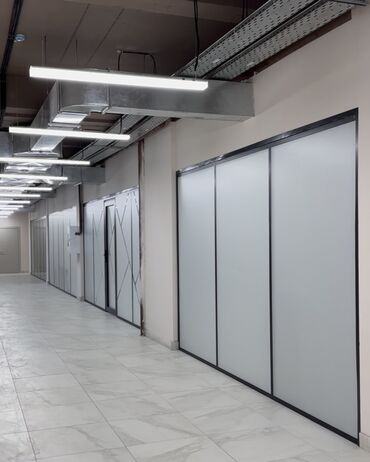 Офисы: Сдаю Офис, 70 м², В торговом центре, 1 линия