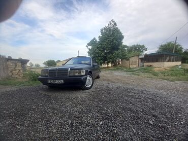 reno masin: Mercedes-Benz 190: 1.8 l | 1991 il Sedan