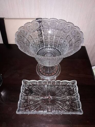 ləpə qablari: İstifadə olunmayıb meyvə və çərəz qabı sadə materiallarıdır ikisi