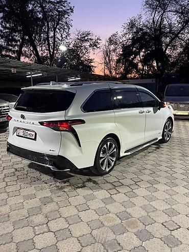 минивен гибрид: Toyota Granvia: 2024 г., 2.4 л, Автомат, Гибрид, Минивэн — 2